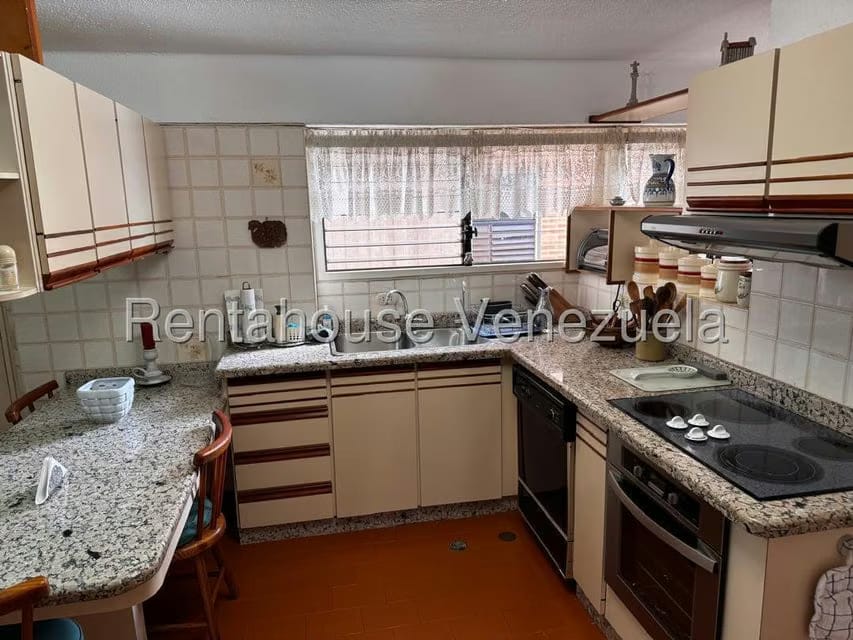 Apartamento (1 Nivel) en Alquiler en Las Esmeraldas, Distrito Metropolitano - 8