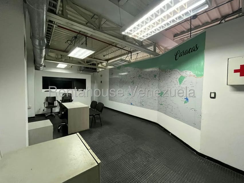 Comercial (Oficina) en Alquiler en La Campiña, Distrito Metropolitano - 11