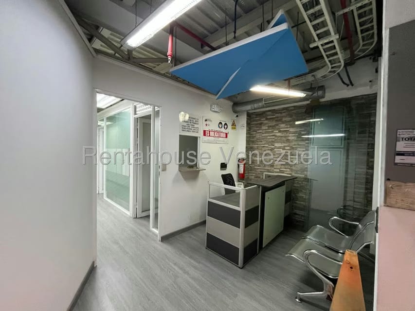 Comercial (Oficina) en Alquiler en La Campiña, Distrito Metropolitano - 4