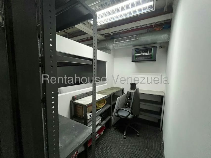 Comercial (Oficina) en Alquiler en La Campiña, Distrito Metropolitano - 8