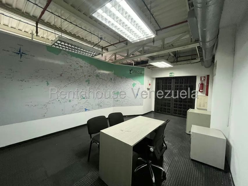 Comercial (Oficina) en Alquiler en La Campiña, Distrito Metropolitano - 9