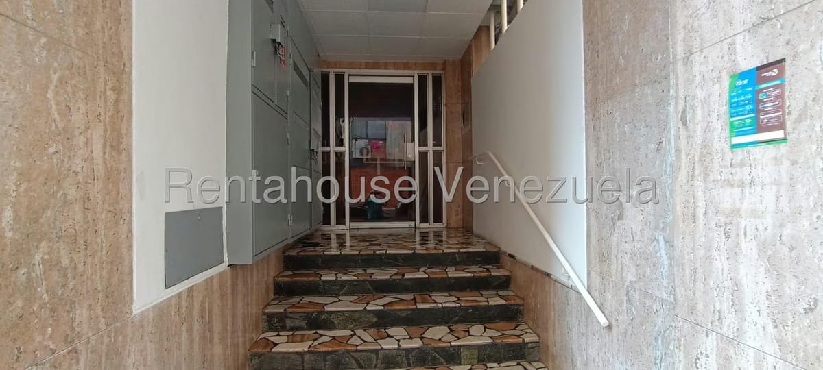 Apartamento (1 Nivel) en Venta en Colinas de Bello Monte, Distrito Metropolitano - 2