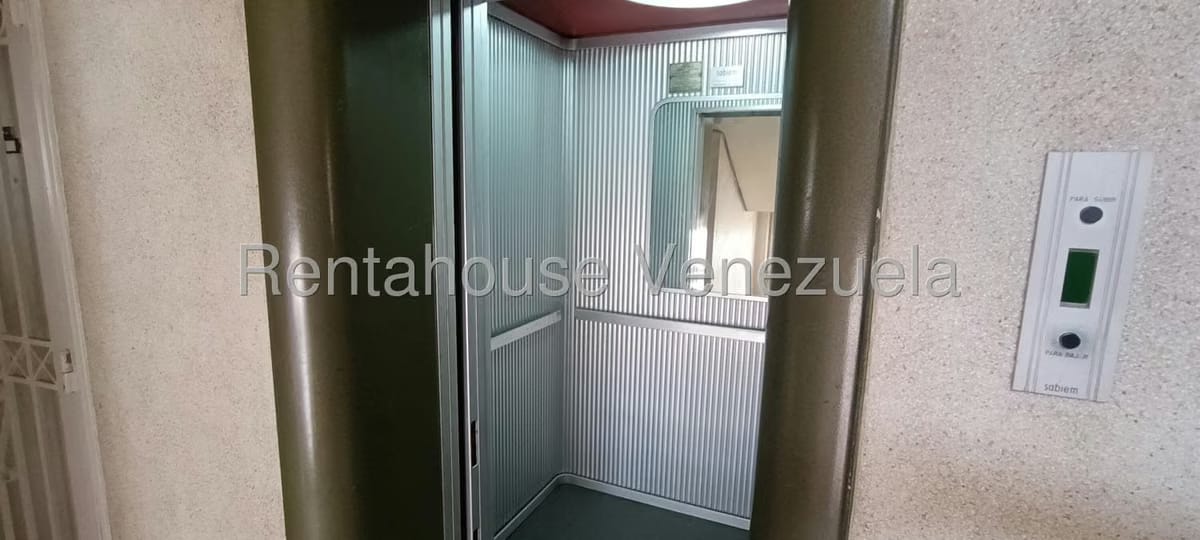 Apartamento (1 Nivel) en Venta en Colinas de Bello Monte, Distrito Metropolitano - 5