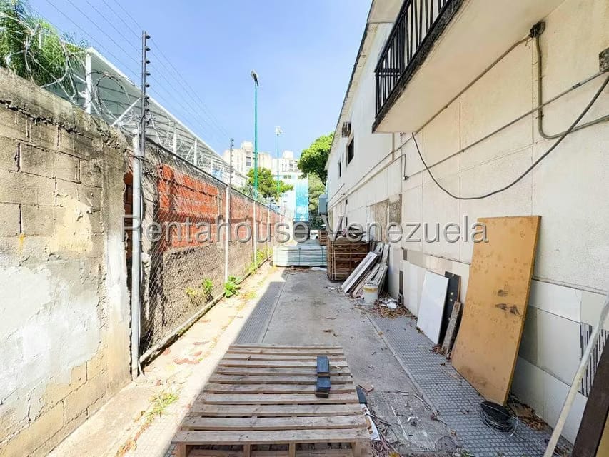 Comercial (Local Comercial) en Venta en El Bosque, Distrito Metropolitano - 27