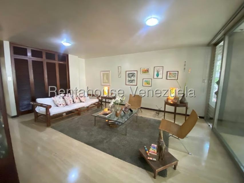 Apartamento (1 Nivel) en Venta en La Florida, Distrito Metropolitano - 5
