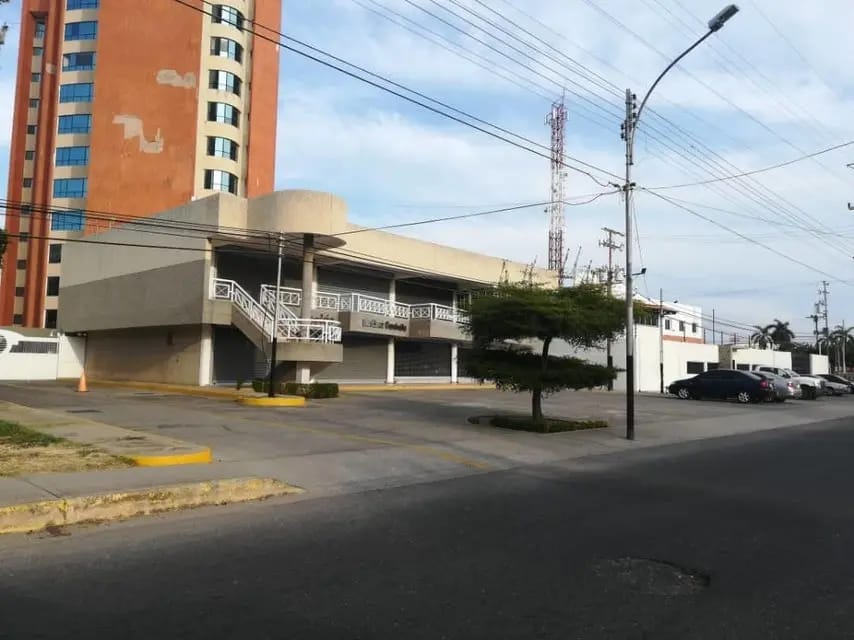 Comercial (Local Comercial) en Venta en La Tropicana, Zulia - 2