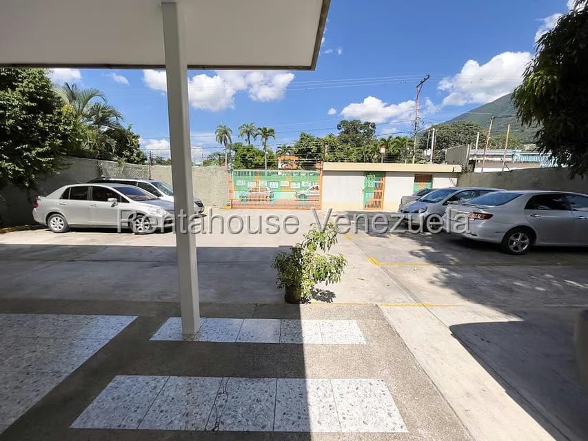 Casa (Multipes Niveles) en Alquiler en Los Chorros, Distrito Metropolitano - 3