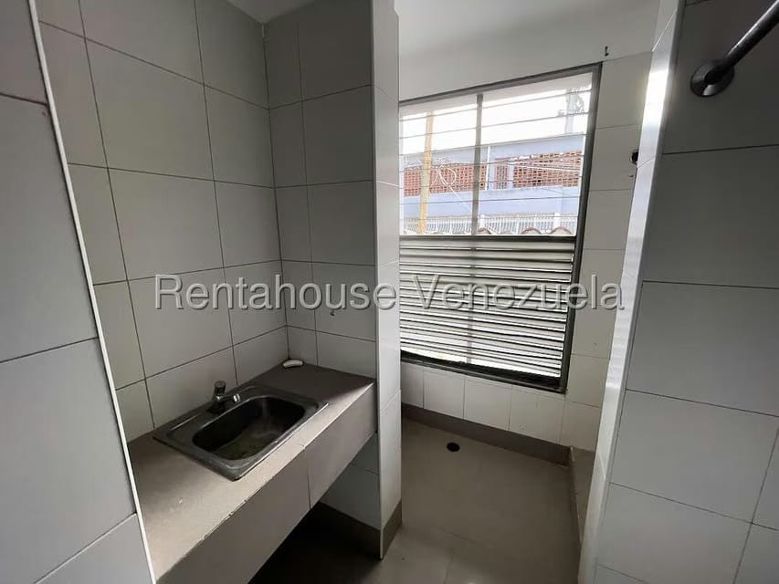 Casa (Multipes Niveles) en Alquiler en Los Chorros, Distrito Metropolitano - 23