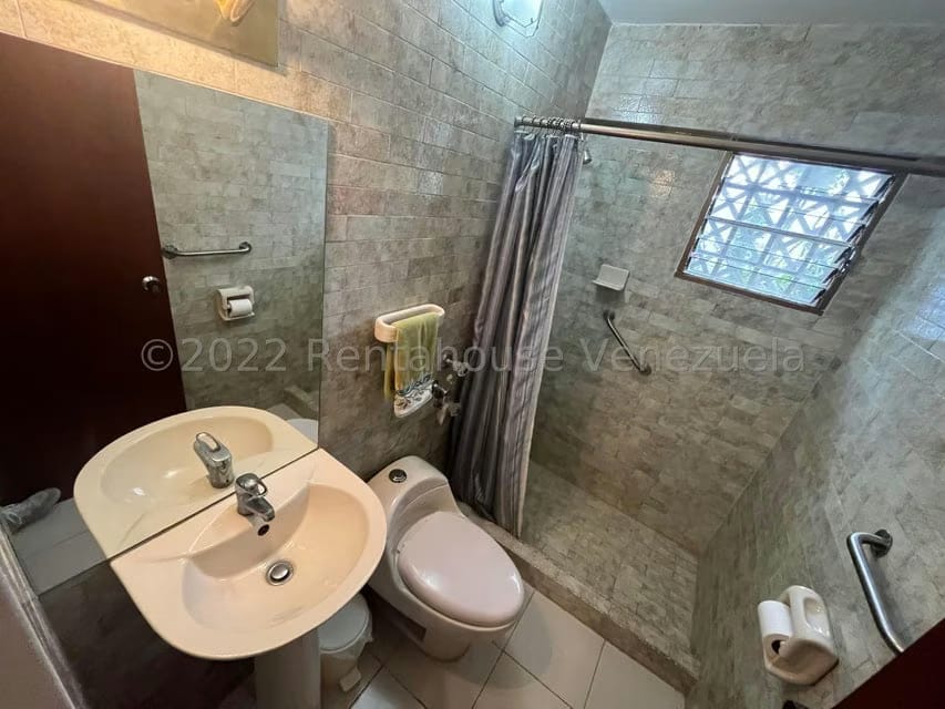 Casa (Multipes Niveles) en Venta en Oripoto, Distrito Metropolitano - 38