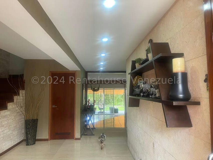 Townhouse (Multiples Niveles) en Venta en La Lagunita Country Club, Distrito Metropolitano - 4