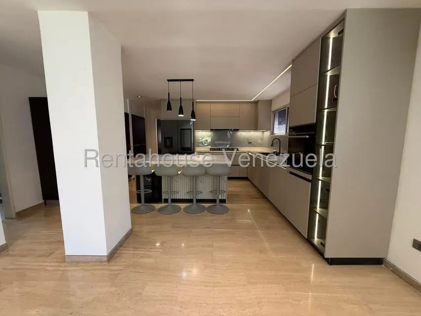 Apartamento (Duplex) en Alquiler en Los Naranjos de Las Mercedes, Distrito Metropolitano - 2
