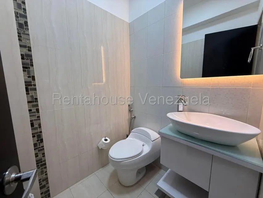 Apartamento (Duplex) en Alquiler en Los Naranjos de Las Mercedes, Distrito Metropolitano - 13