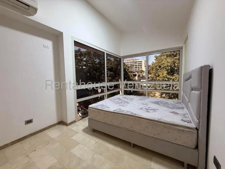 Apartamento (Duplex) en Alquiler en Los Naranjos de Las Mercedes, Distrito Metropolitano - 15