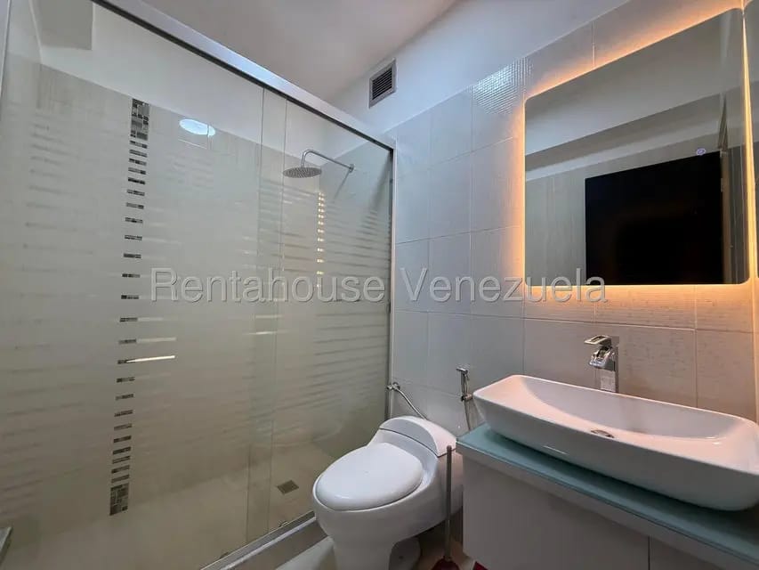 Apartamento (Duplex) en Alquiler en Los Naranjos de Las Mercedes, Distrito Metropolitano - 16