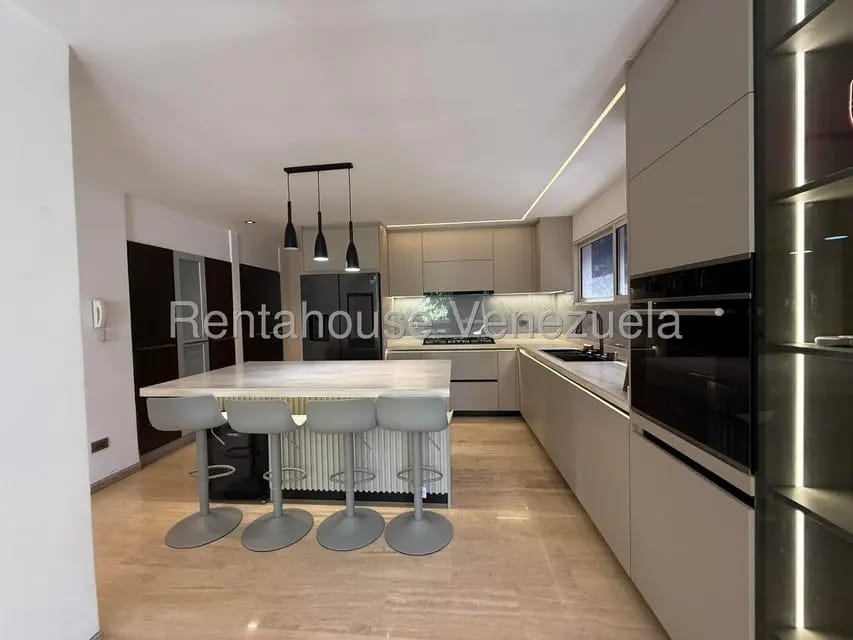 Apartamento (Duplex) en Alquiler en Los Naranjos de Las Mercedes, Distrito Metropolitano - 3