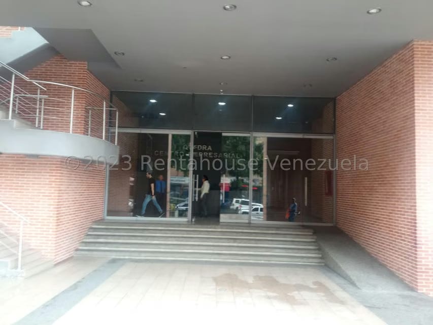 Comercial (Oficina) en Alquiler en Los Dos Caminos, Distrito Metropolitano