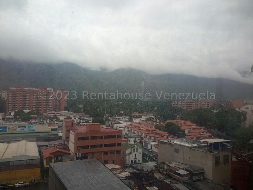 Comercial (Oficina) en Alquiler en Los Dos Caminos, Distrito Metropolitano - 20