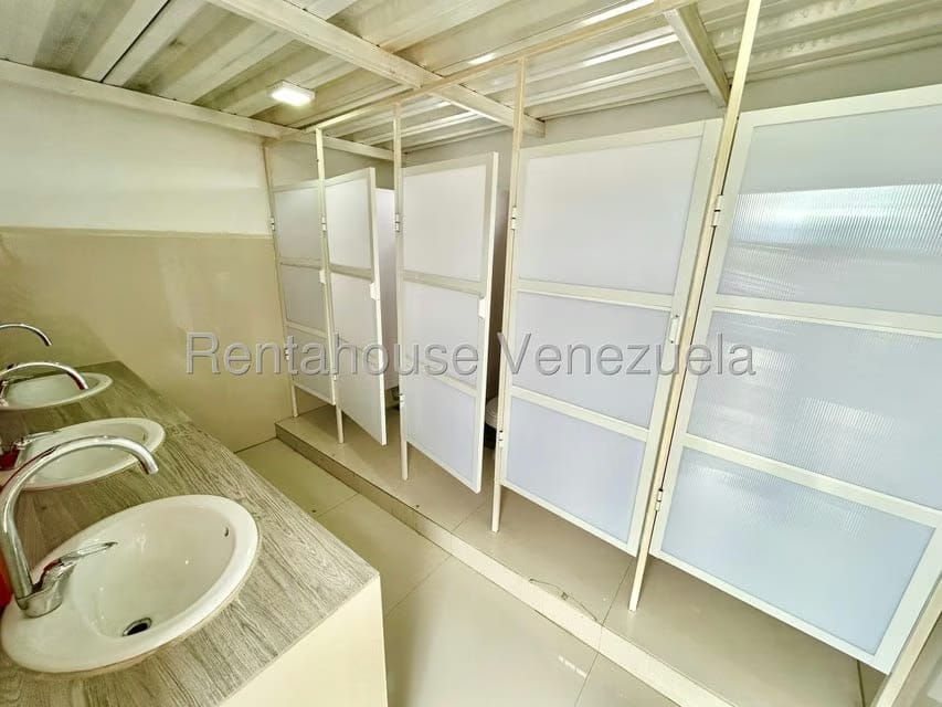Comercial (Galpon - Deposito) en Venta en Parroquia Juan Bautista Rodriguez, Lara - 24