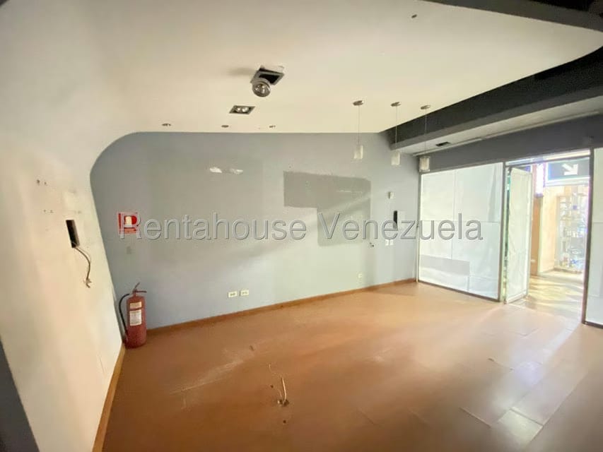 Comercial (Local Comercial) en Alquiler en Manzanares, Distrito Metropolitano - 4