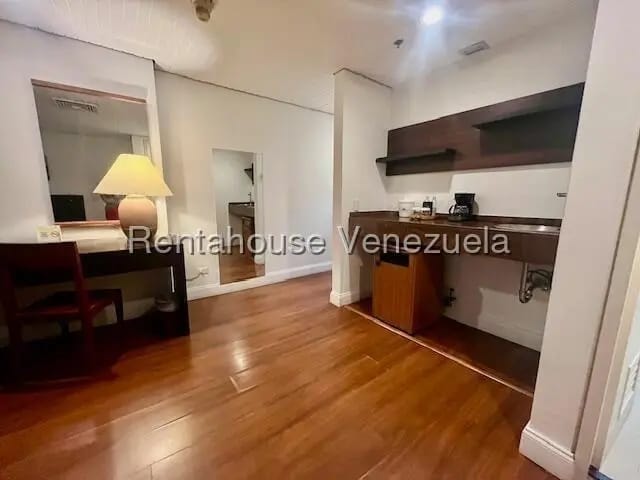 Apartamento (1 Nivel) en Alquiler en Chuao, Distrito Metropolitano - 4