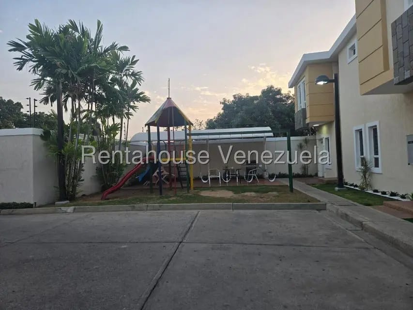 Townhouse (Duplex) en Alquiler en Centro, Zulia - 15