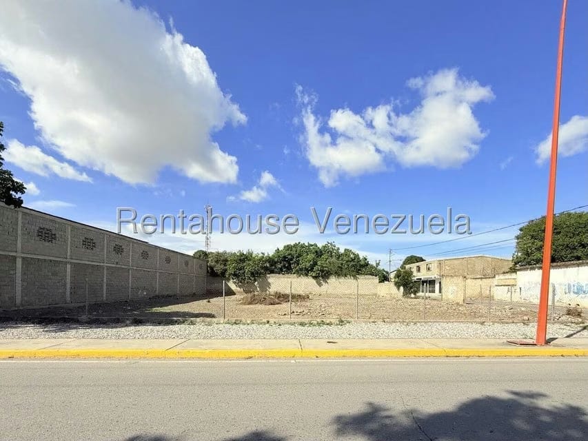 Terreno (Comercial) en Venta en Parroquia Juan Bautista Rodriguez, Lara - 2