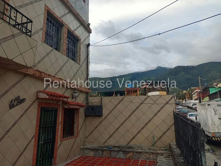 Casa (Multipes Niveles) en Venta en Guaicaipuro, Distrito Metropolitano - 2