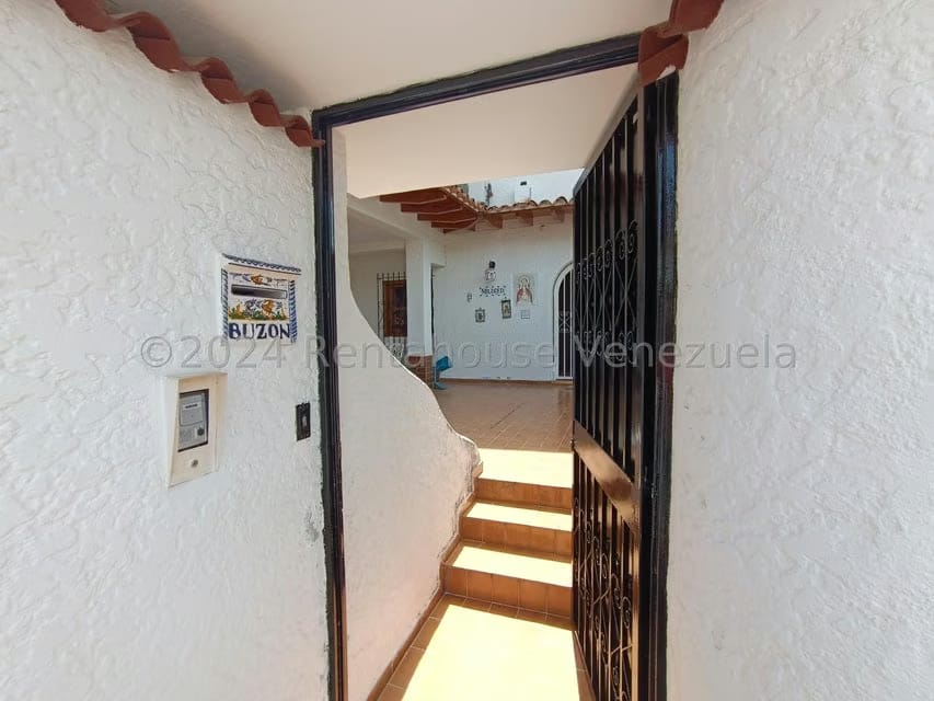 Casa (Duplex) en Venta en Santa Paula, Distrito Metropolitano - 4