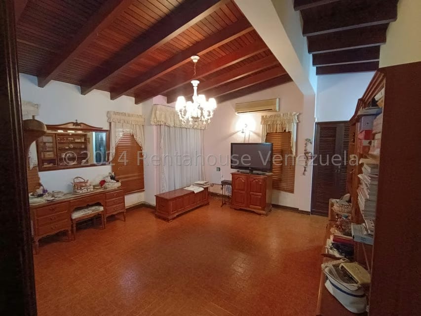 Casa (Duplex) en Venta en Santa Paula, Distrito Metropolitano - 31
