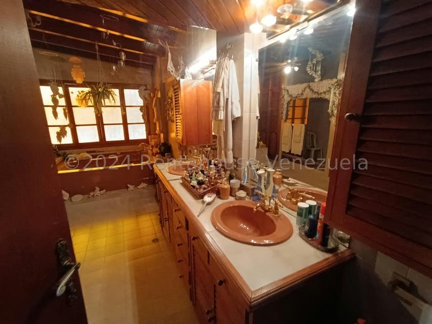 Casa (Duplex) en Venta en Santa Paula, Distrito Metropolitano - 35