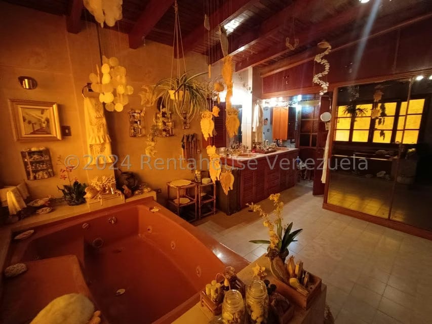 Casa (Duplex) en Venta en Santa Paula, Distrito Metropolitano - 41