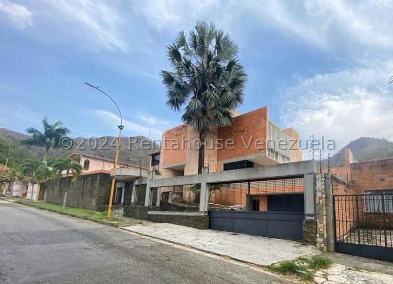 Casa (Multipes Niveles) en Venta en Las Chimeneas, Carabobo