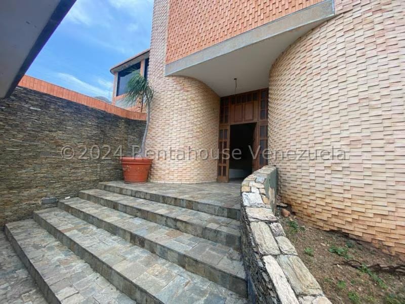 Casa (Multipes Niveles) en Venta en Las Chimeneas, Carabobo - 2
