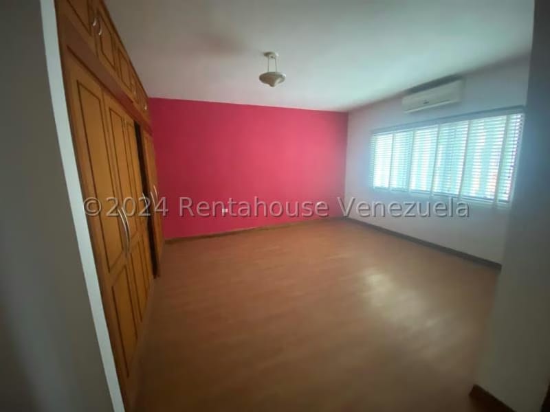 Casa (Multipes Niveles) en Venta en Las Chimeneas, Carabobo - 15