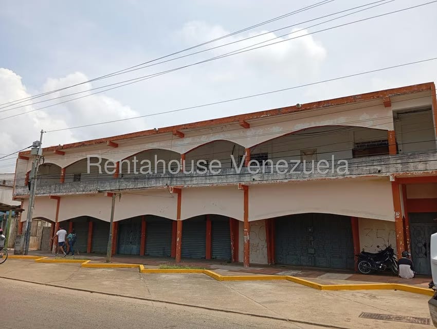Comercial (Local Comercial) en Alquiler en Avenida Principal, Zulia