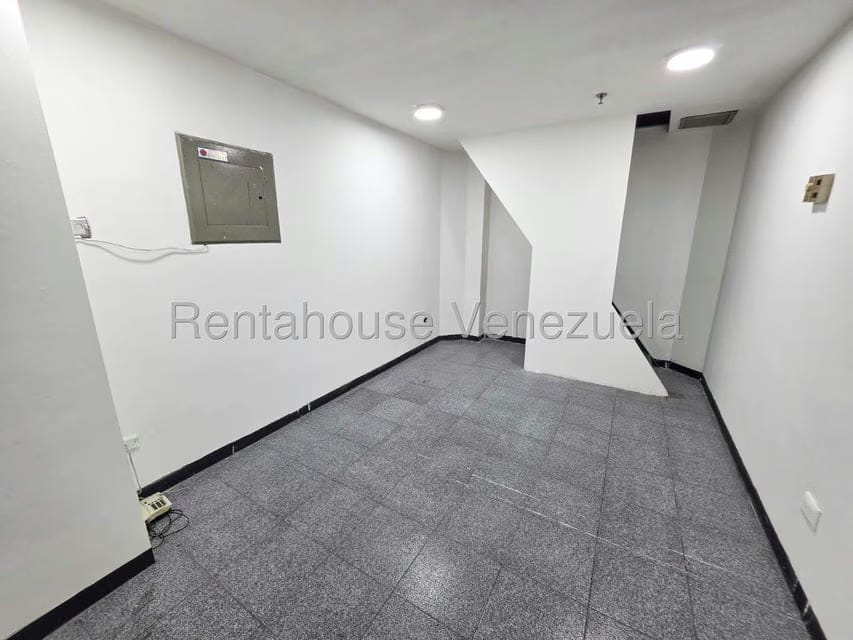 Comercial (Local Comercial) en Alquiler en La Castellana, Distrito Metropolitano - 2