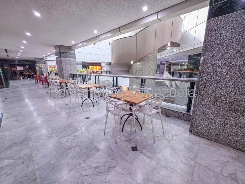 Comercial (Local Comercial) en Alquiler en La Castellana, Distrito Metropolitano - 16