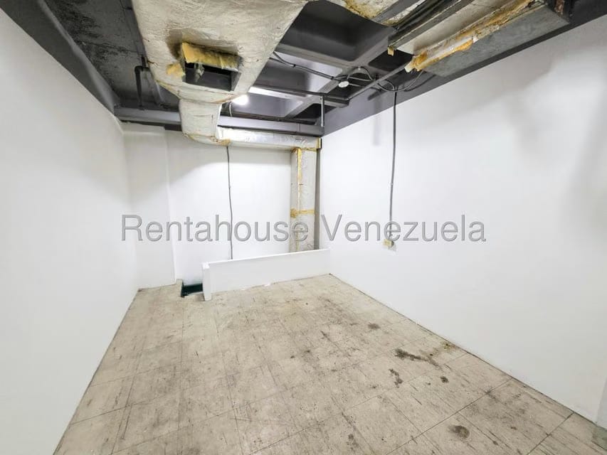 Comercial (Local Comercial) en Alquiler en La Castellana, Distrito Metropolitano - 9