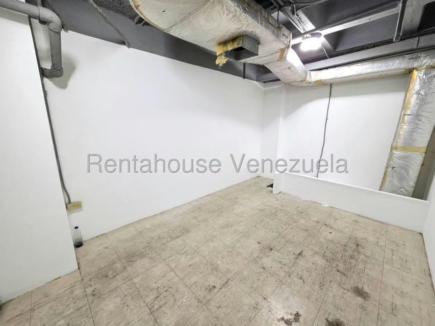 Comercial (Local Comercial) en Alquiler en La Castellana, Distrito Metropolitano - 10