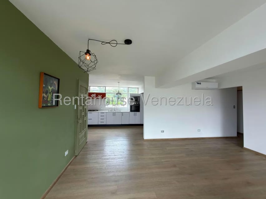 Apartamento (1 Nivel) en Venta en Chuao, Distrito Metropolitano - 2
