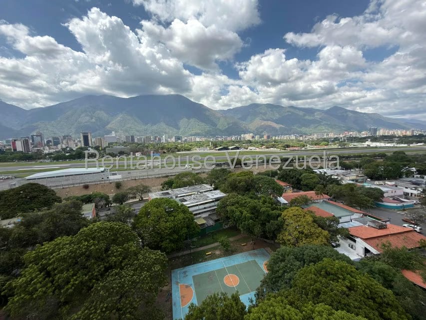 Apartamento (1 Nivel) en Venta en Chuao, Distrito Metropolitano - 8