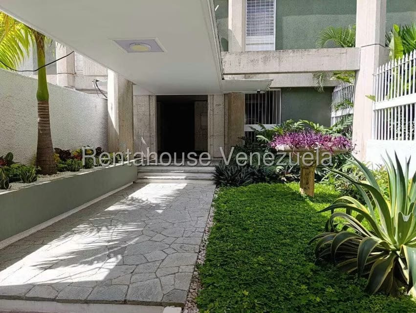Apartamento (1 Nivel) en Alquiler en Los Palos Grandes, Distrito Metropolitano - 3
