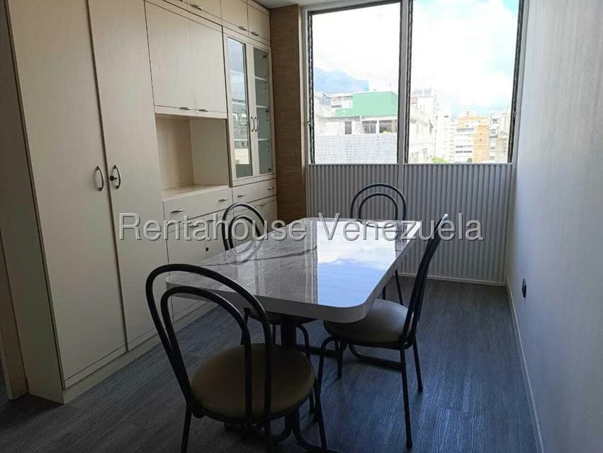 Apartamento (1 Nivel) en Alquiler en Los Palos Grandes, Distrito Metropolitano - 7