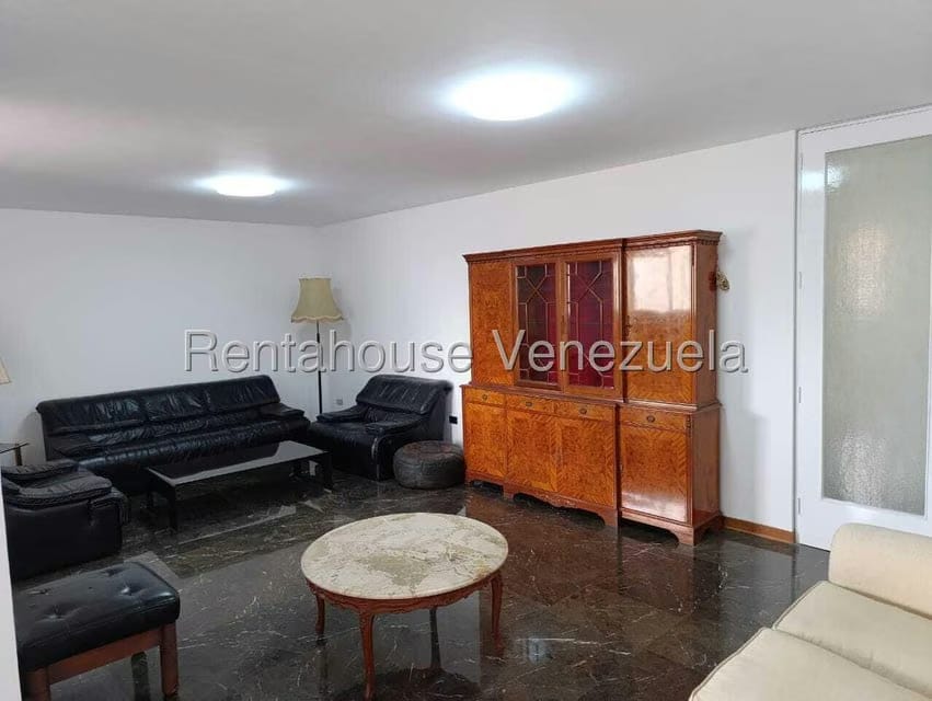 Apartamento (1 Nivel) en Alquiler en Los Palos Grandes, Distrito Metropolitano - 10