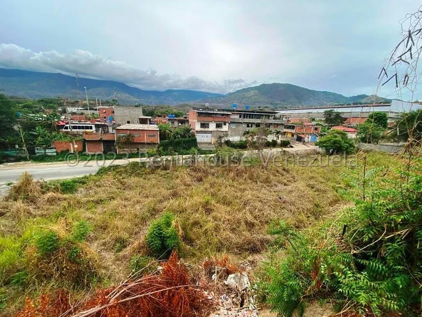 Terreno (Residencial) en Venta en Villa Heroica, Miranda - 27