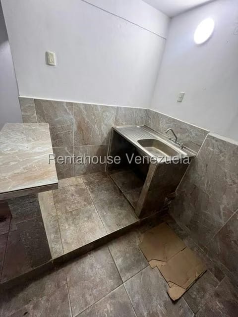 Apartamento (1 Nivel) en Alquiler en Caña de Azucar, Aragua - 15