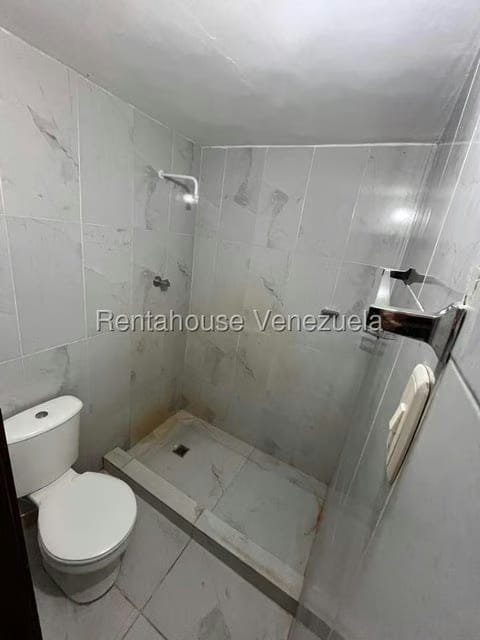 Apartamento (1 Nivel) en Alquiler en Caña de Azucar, Aragua - 16
