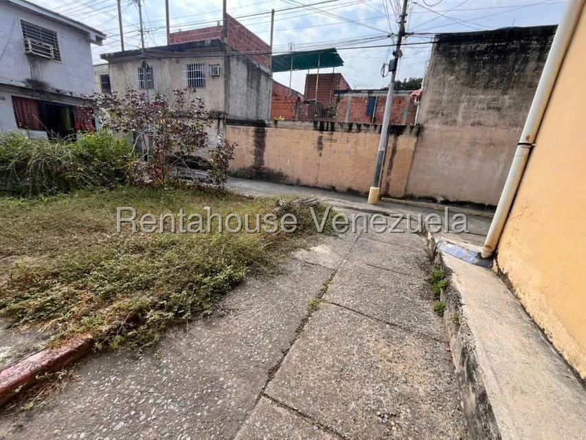 Apartamento (1 Nivel) en Alquiler en Caña de Azucar, Aragua - 3