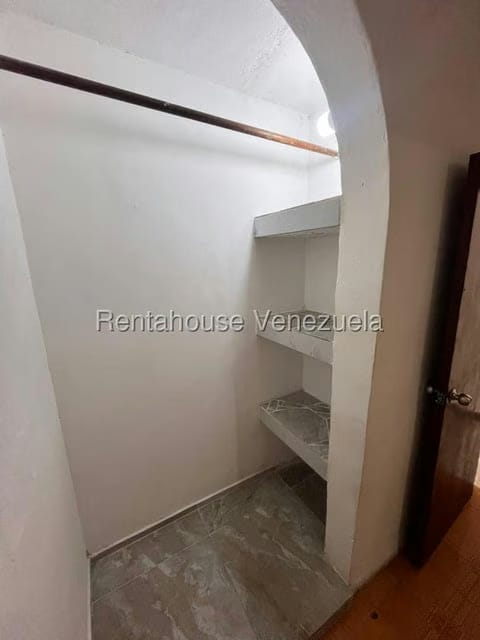 Apartamento (1 Nivel) en Alquiler en Caña de Azucar, Aragua - 9