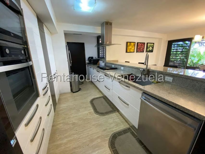 Apartamento (Duplex) en Alquiler en La Bonita, Distrito Metropolitano - 11